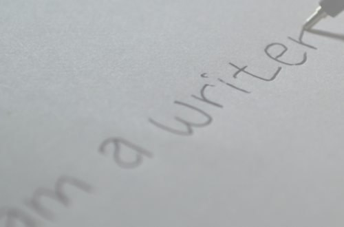 Ecrire sous pseudonyme